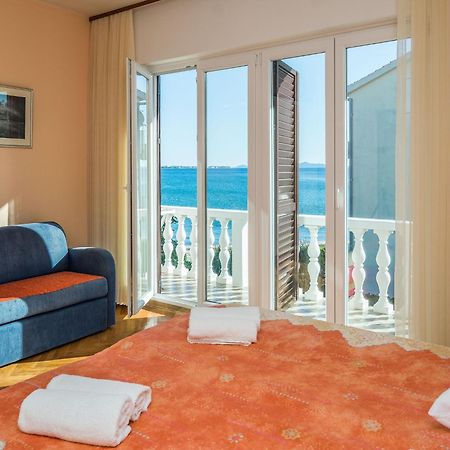 Apartments In House Liveric, In Vir At The Beach Екстер'єр фото